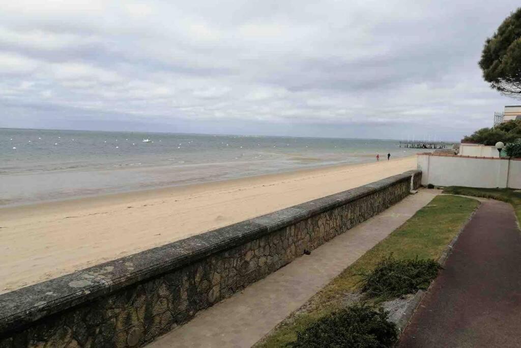 Appart Sur La Plage Pied Dans L Eau Avec Terrasse Jardin Vue Sur Le Bassin Depuis La Terrasse , Parking Arcachon Exterior photo